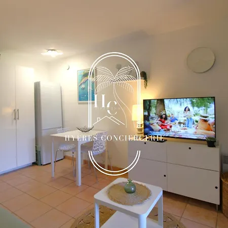 Le Hameau De La Pinede Piscine By Hc * Hyères